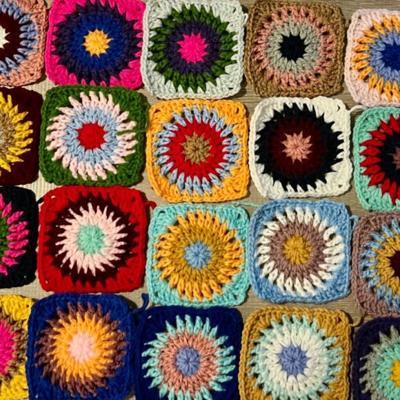 Lot of 20 4.5” ASSORTED COLORS Crochet STARBURST GRANNY SQUARES Afghan DIY - Picture 1 of 3